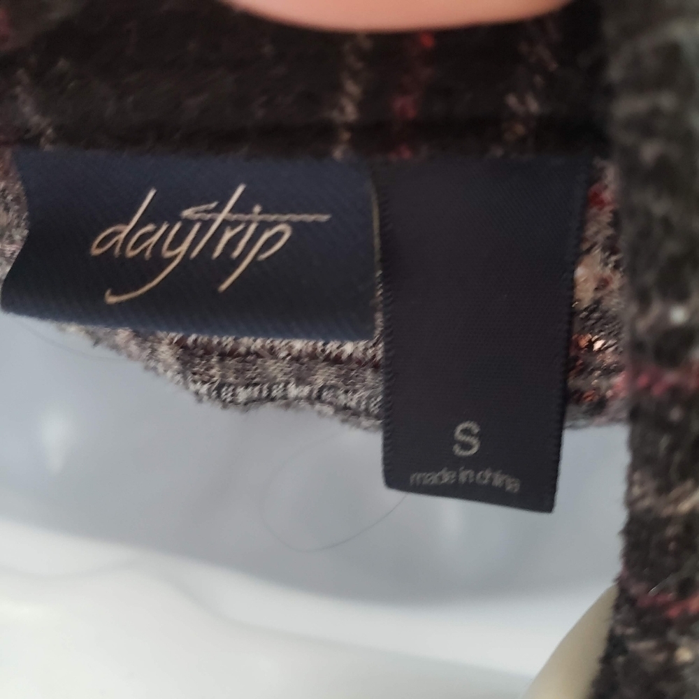 Daytrip Small Black Plaid Long Sleeve Shirt Lace Up Sides Pink White Soft Top - Picture 5 of 10